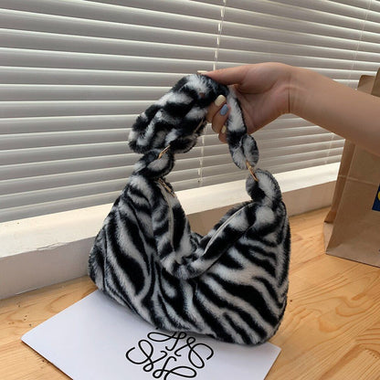 Flower Pattern Shoulder Bag Elegant Underarm Bag Faux Fur Handbag 30*20*5 CM 1PC