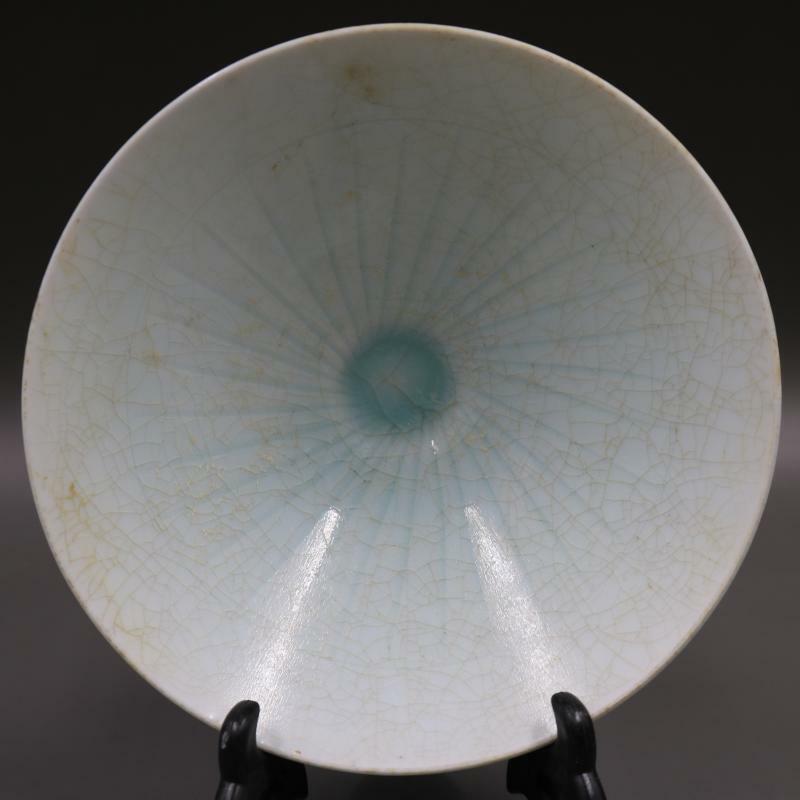 6.9 inch Chinese Song Hutian Kiln Crackle Porcelain Celadon Glaze Bowl