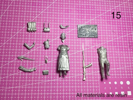 1/32 resin figure model Ancient European officers & women unassembled unpainted