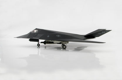 HOBBY MASTER Lockheed F-117A Nighthawk 85-831 1/72 diecast plane model aircraft
