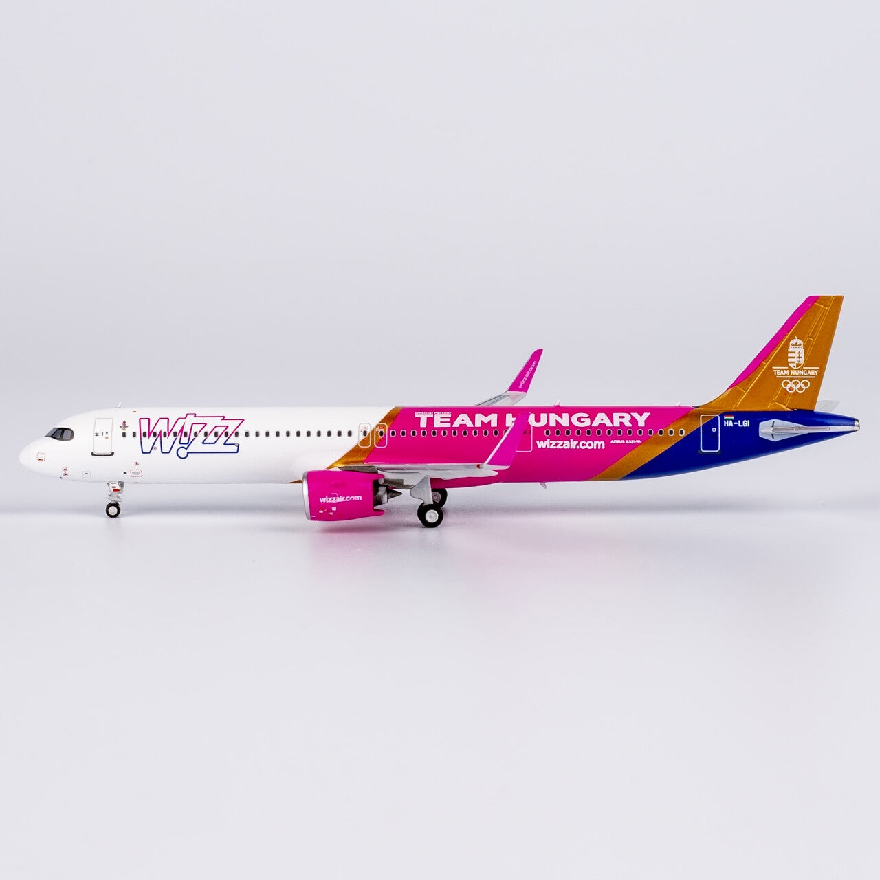 1:400 NG Models Wizz Air Hungary Airbus A321neo Diecast Aircraft Model
