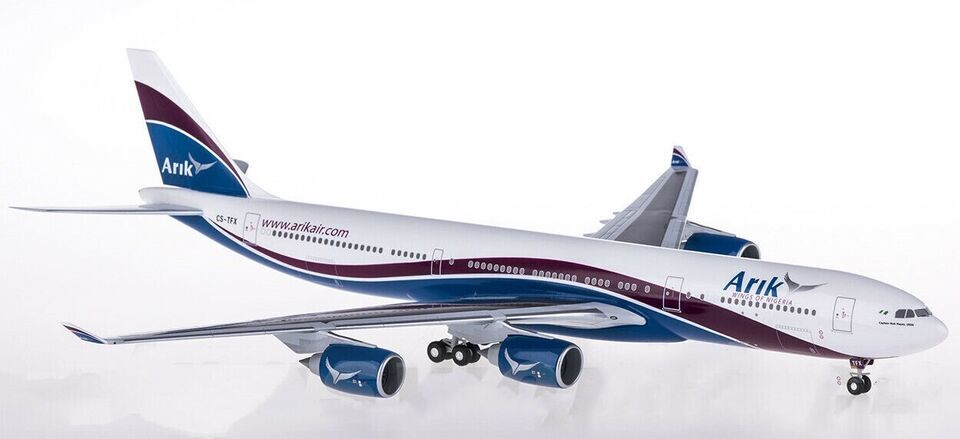 1:200 34CM Hogan Arik AIRBUS A340-500 Passenger Airplane ABS Plastic Plane Model