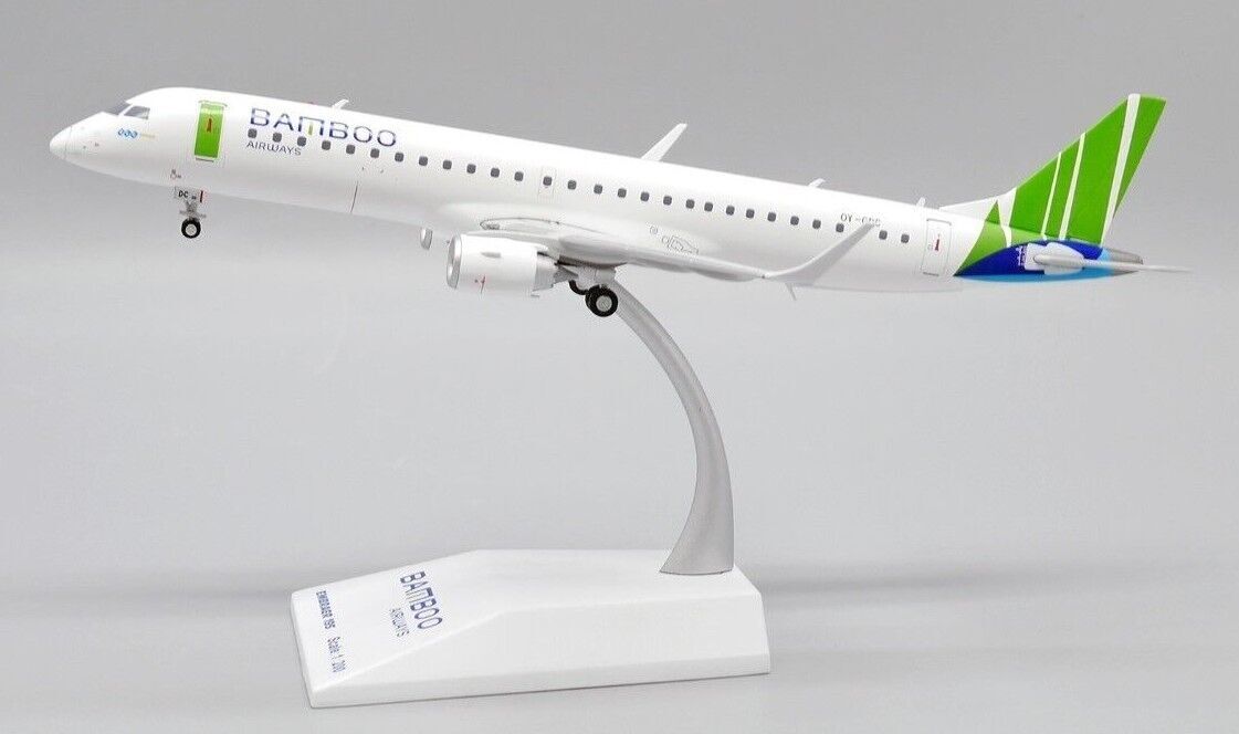 1:200 JC Wings BAMBOO AIRWAYS Embraer ERJ190-200LR Passenger Plane Diecast Model