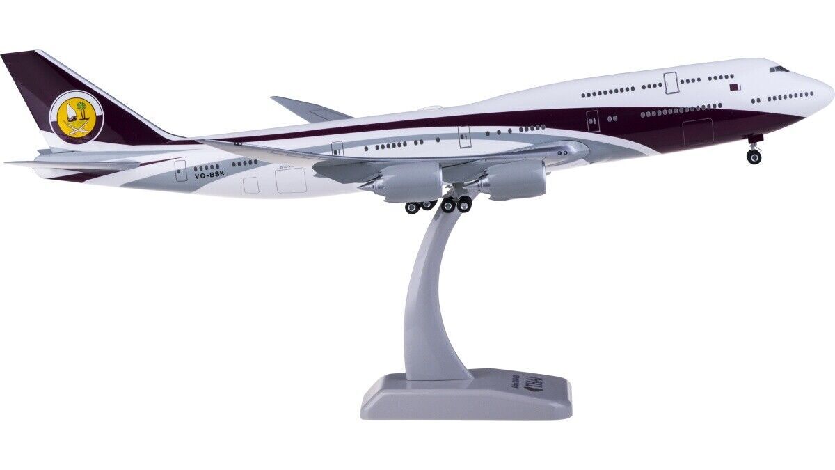 1:200 Hogan Qatar Amiri Flight BOEING 747-8 Passenger Airplane ABS Plastic Model