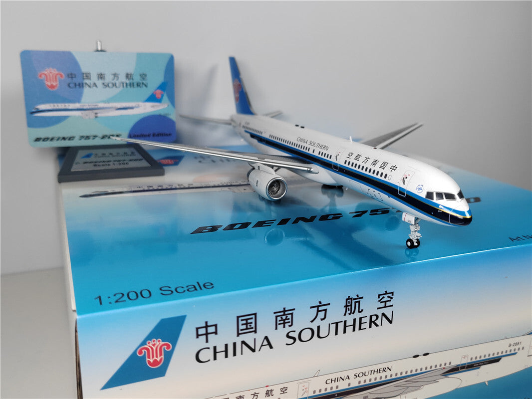 1:200 Aviation CHINA SOUTHERN BOEING B757-200 Airplane Diecast Plane Model