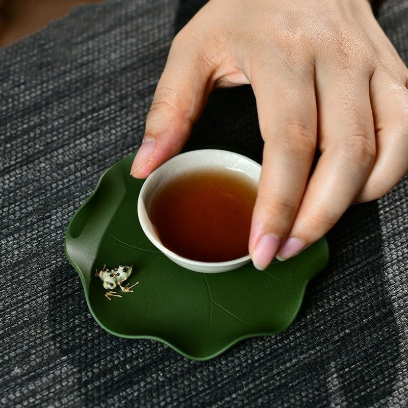 9.5cm Yixing Purple Clay Handcarved Frog Lotus Leaf Coaster Tea Pet Decoration