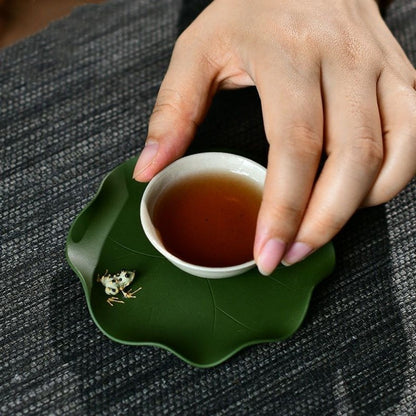 9.5cm Yixing Purple Clay Handcarved Frog Lotus Leaf Coaster Tea Pet Decoration