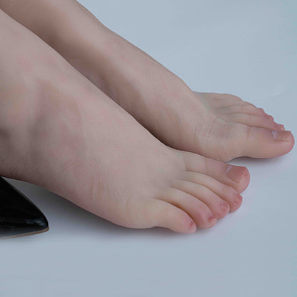 A Pair Feet Big Female Model Vein Tasting Version Platinum Silicone Adult Model