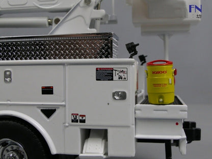 1:32 DM PETERBILT 536 With Altec AA55 Aerial SERVICE TRUCK Machine Diecast Model