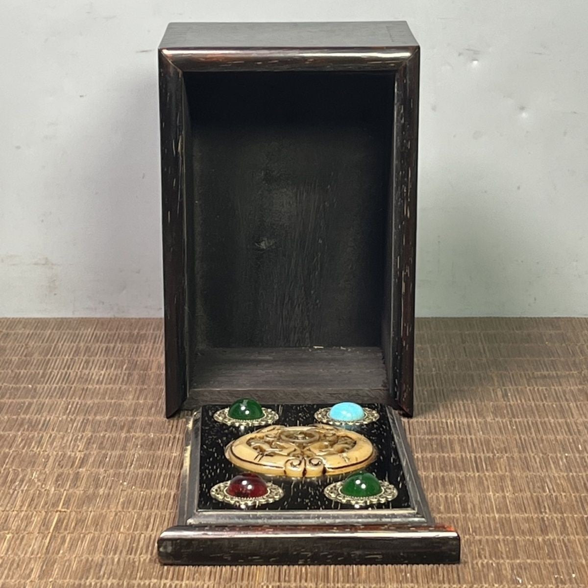 Sandalwood Jewelry Box 15×10×7cm Dragon Inlay Gem Vintage Slide Box