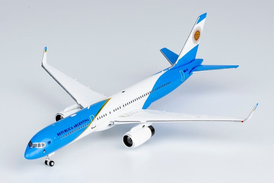 1:400 NG Model FAA BOEING 757-200 Passenger Aircraft Diecast Airplane Model