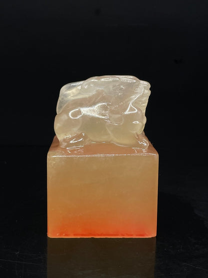 Chinese Natural Shoushan Stone Hand-carved Exquisite Auspicious Beast Seal 31335