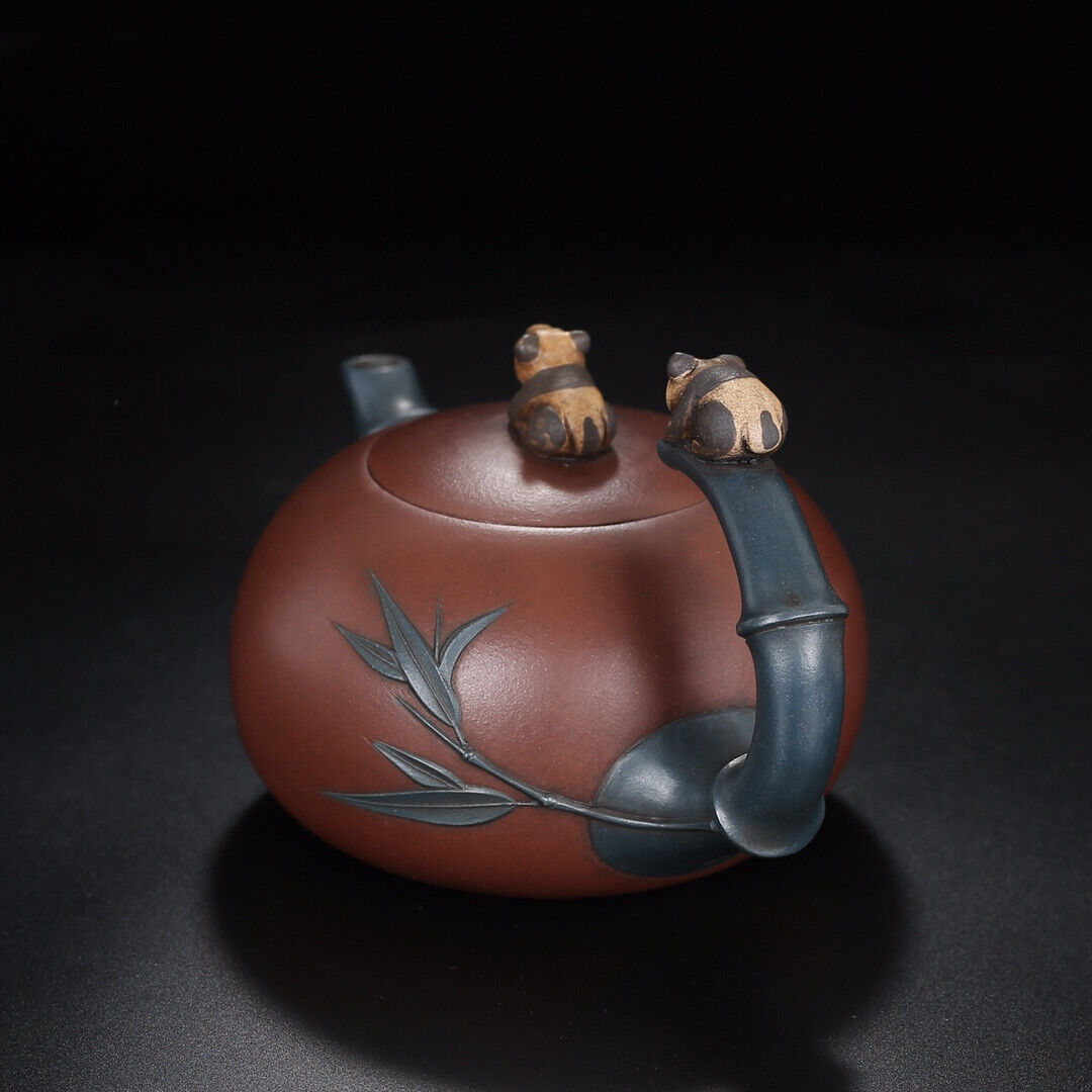 Chinese Yixing Zisha Clay Handmade Exquisite Teapot （国宝 底款：周桂珍）