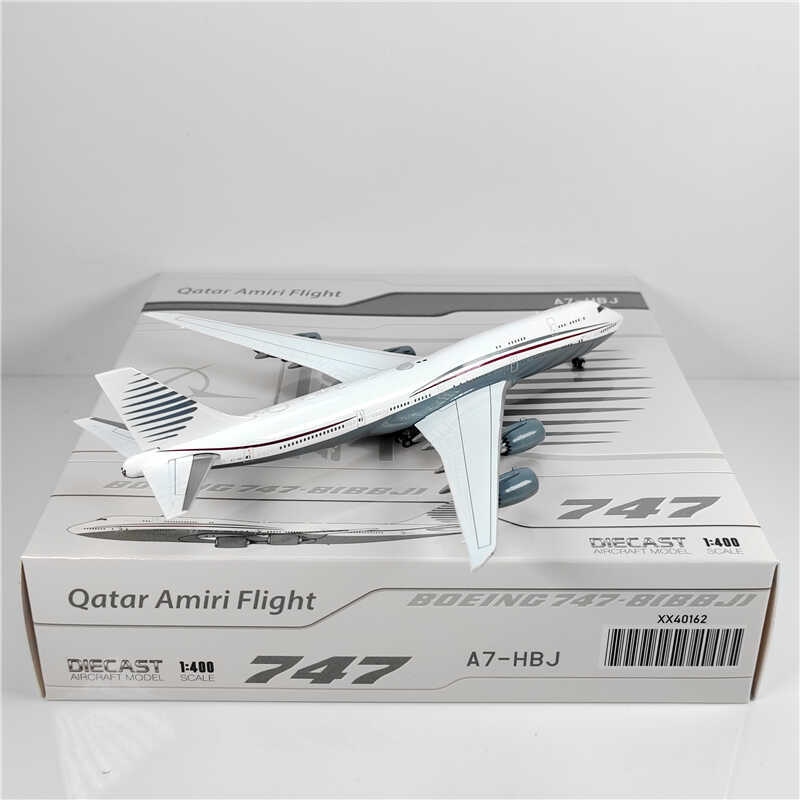 1:400 JC Wings Qatar Amiri Flight BOEING B747-8 Passenger Airplane Diecast Model