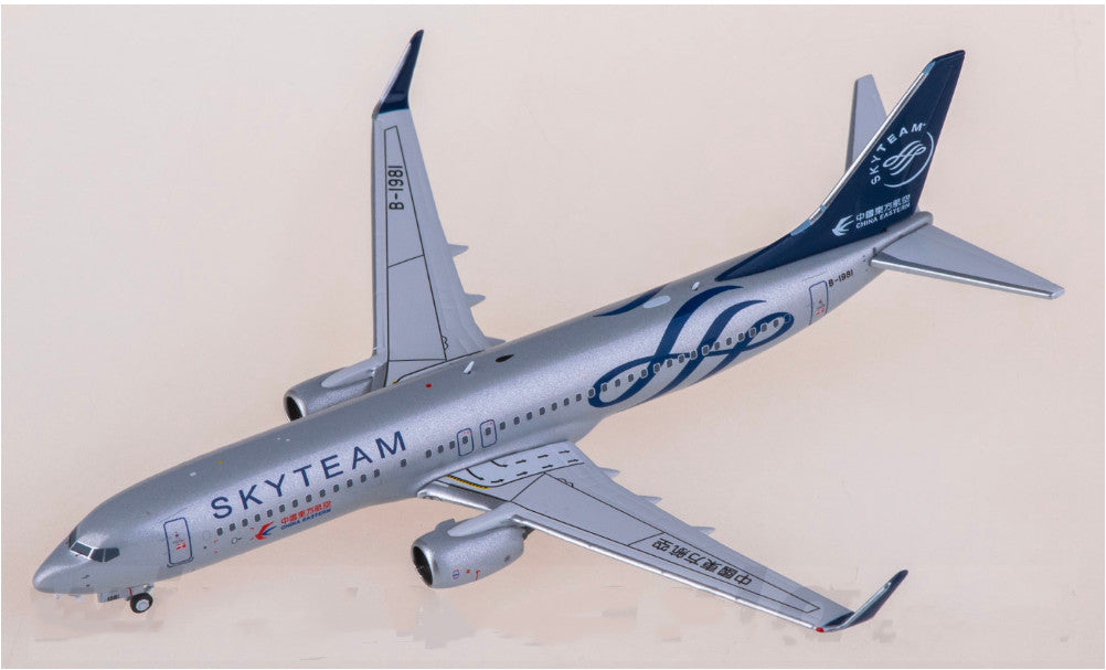 1:400 AeroPolaris China Eastern Boeing 737-800 Passenger Airplane Diecast Model