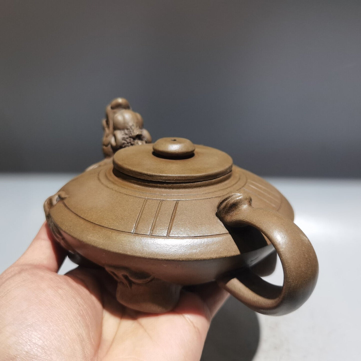 Chinese Yixing Zisha Clay Handmade Exquisite Teapot（霸下壶 低款：乾隆年制）