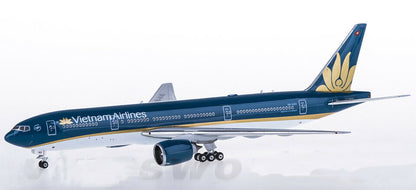 1:400 Phoenix Vietnam Airlines BOEING 777-200ER Passenger Airplane Diecast Model