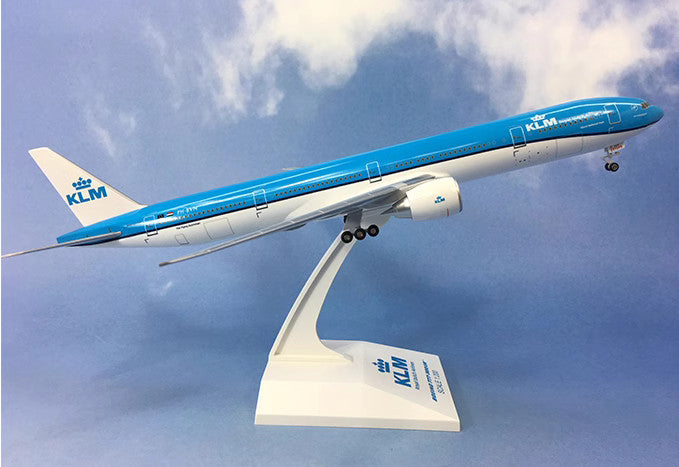 37CM 1:200 Risesoon KLM BOEING 777-300ER Passenger Airplane ABS Plastic Model