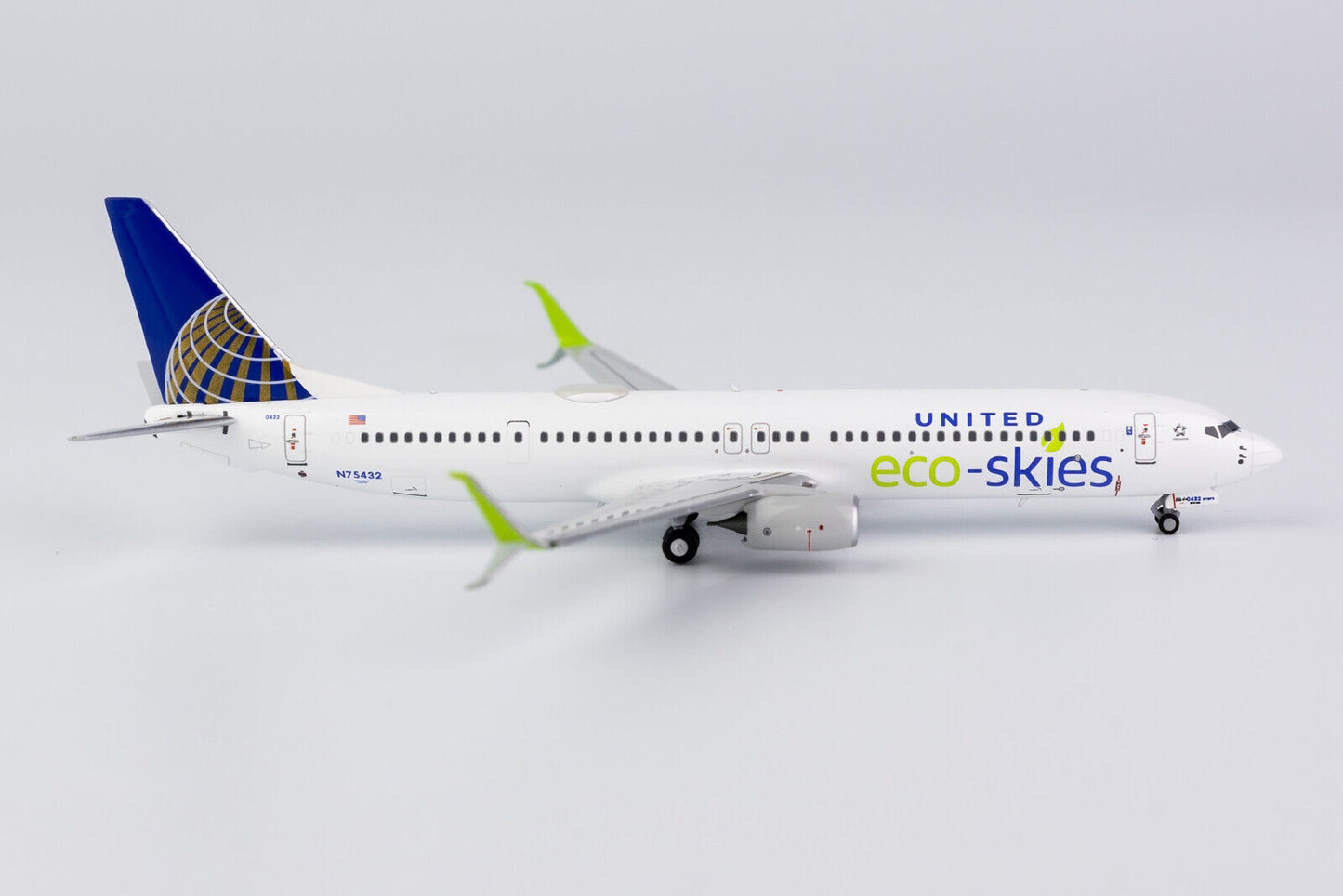 1:400 NG Model UNITED eco-skies BOEING 737-900ER Passenger Plane Diecast Model
