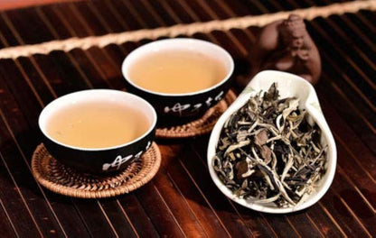 Yunnan Organic Pu'er Moonlight Beauty White Buds Pu-erh Tea Raw Cake Puer 100g