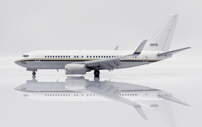 1:200 JC Wings USA-NAVY C-40A Flap Down Passenger Plane Diecast Aircraft Model