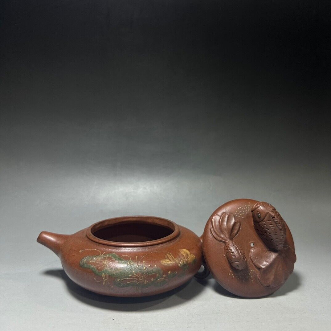 Chinese Yixing Zisha Clay Handmade Exquisite Teapot（双鱼虚扁壶 底款：顾景舟）