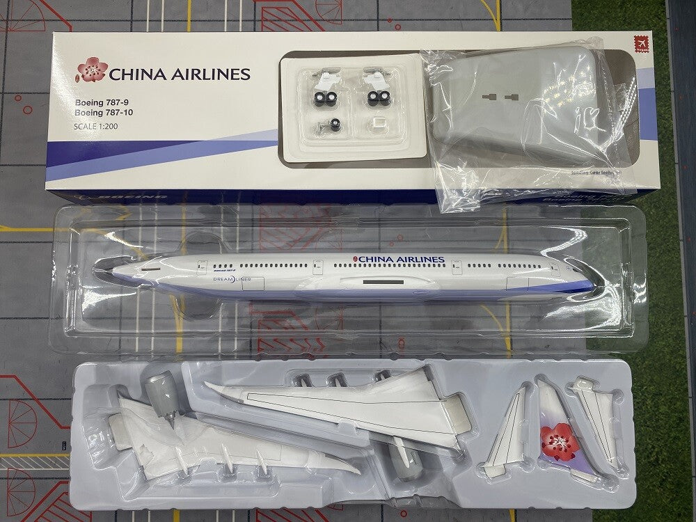 1:200 32CM Hogan CHINA AIRLINES BOEING 787-9 Passenger Plane ABS Plastic Model