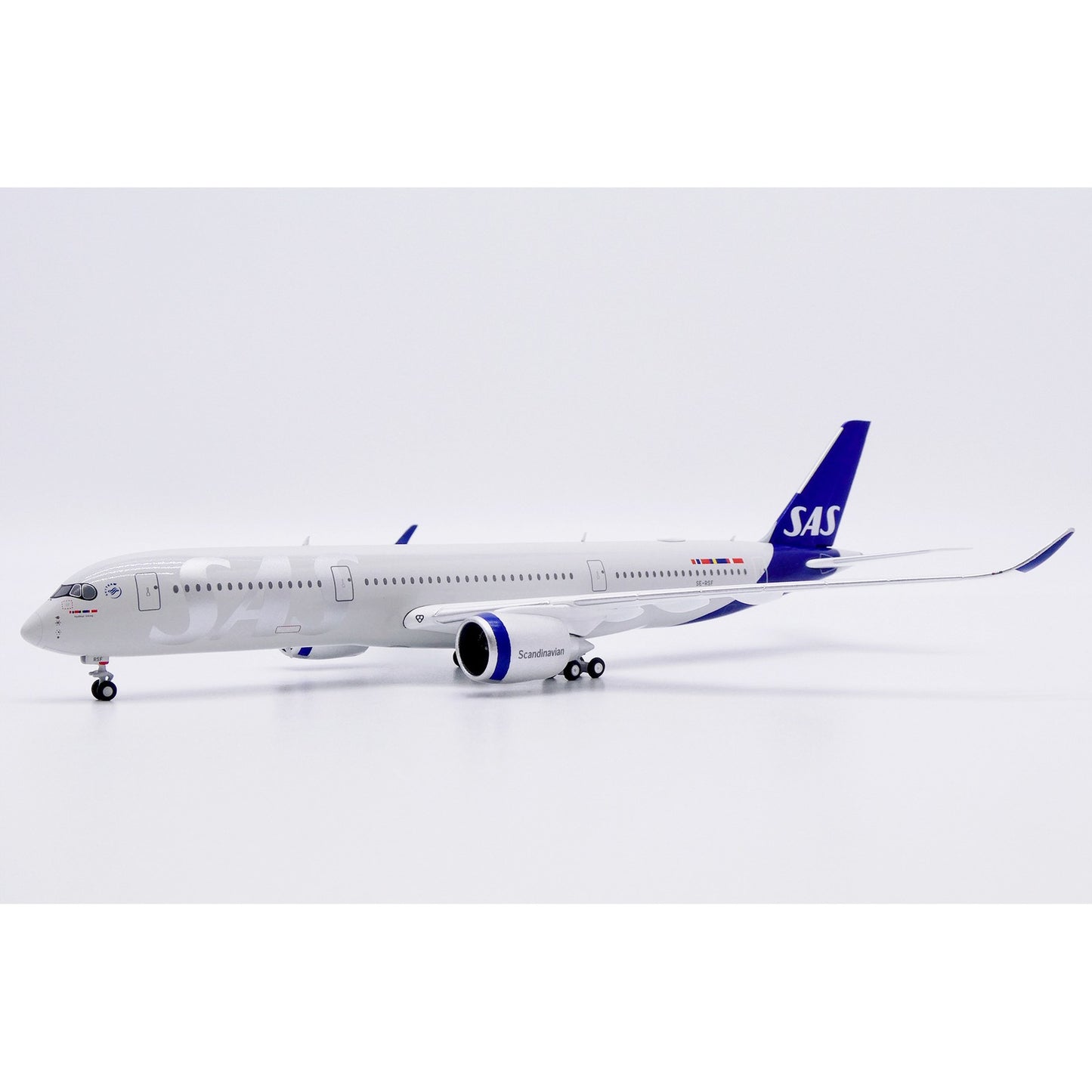 1:400 JC Wings SAS Airbus A350-900XWB SE-RSF Airplane Diecast Aircraft Model