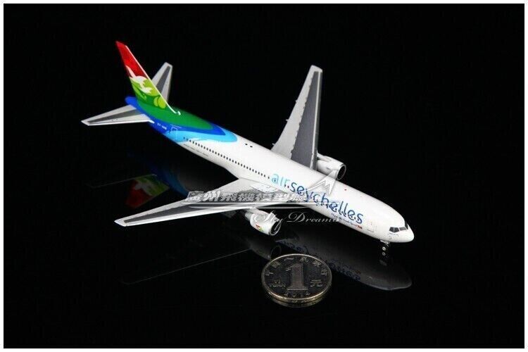 1:400 Phoenix Air Seychelles BOEING 767-300ER Passenger Airplane Diecast Model