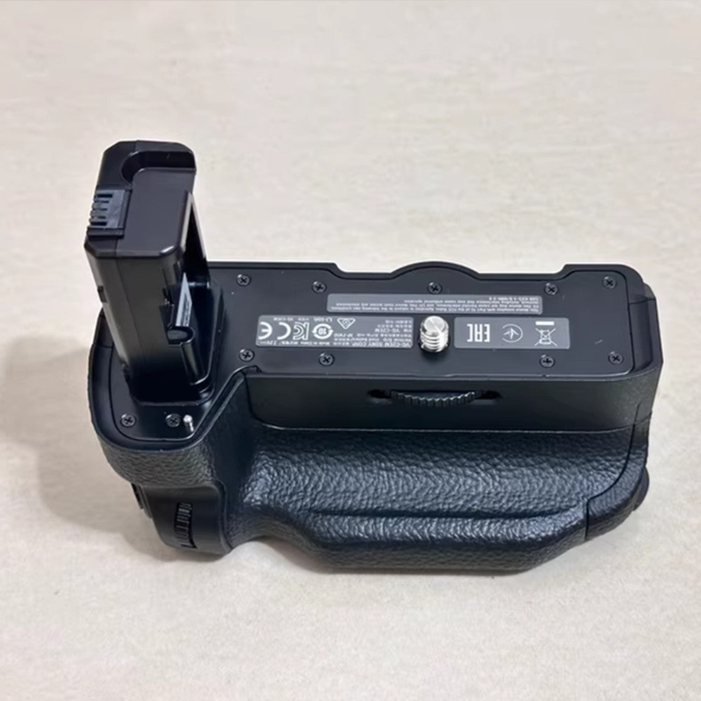 Sony VG-C2EM Battery Grip for A7II/A7rII/A7sII – Dual NP-W50, Vertical Controls