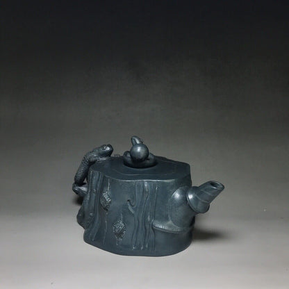 Chinese Yixing Zisha Clay Handmade Exquisite Teapot （金蟾壶 底款：燕萍）