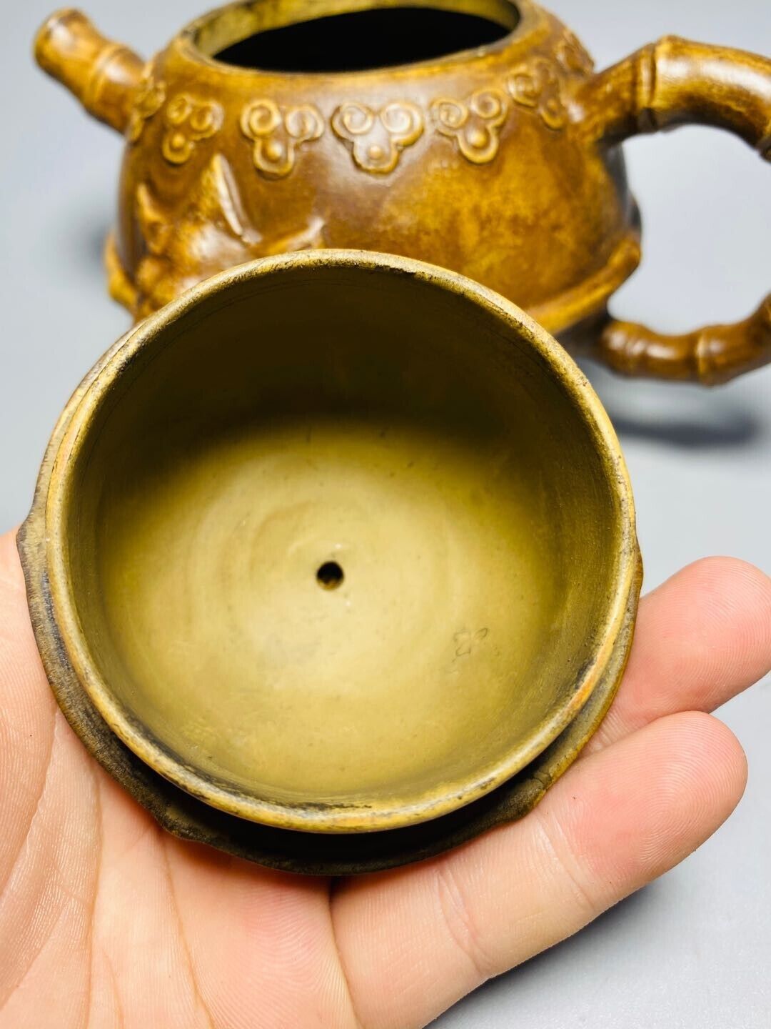 Chinese Yixing Zisha Clay Handmade Exquisite Teapot （三脚虎头双环壶 底款：高建芳制）