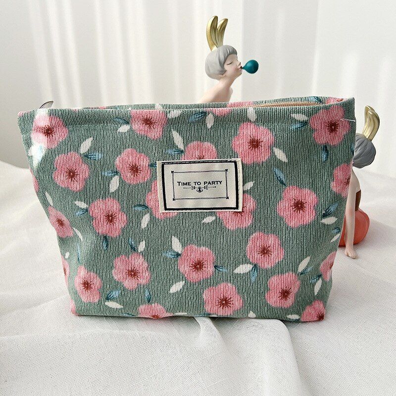 Embroidery Cosmetic Bag Clutch Bag Large Makeup Organizer Pouch 5*18*25 CM 50G