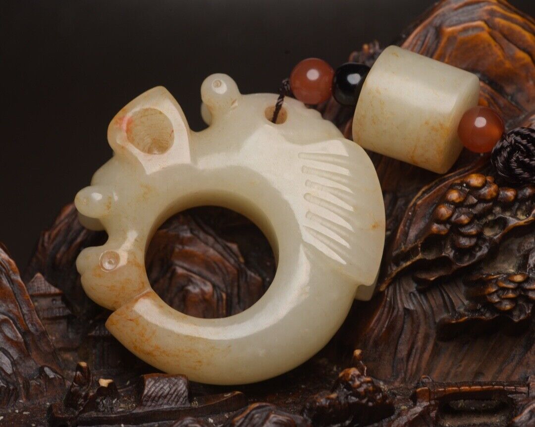 Chinese Beautiful Natural Hetian Jade Carving Fine Statue Lucky Pendant Jewelry
