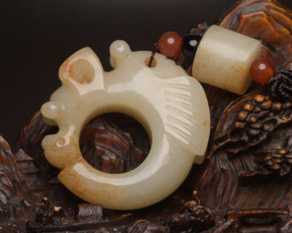Chinese Beautiful Natural Hetian Jade Carving Fine Statue Lucky Pendant Jewelry