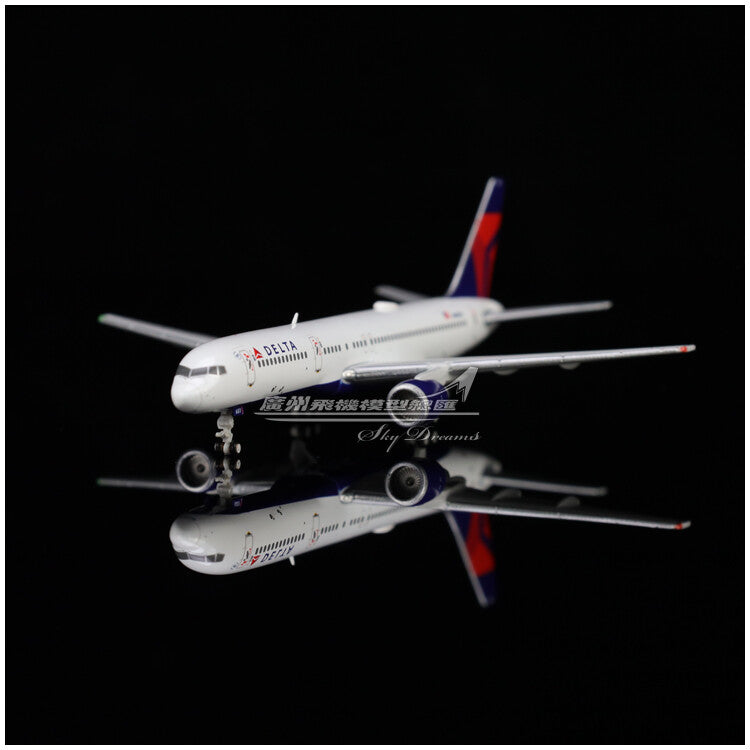 1:400 GeminiJets DELTA BOEING 757-200 Passenger Airplane Diecast Aircraft Model