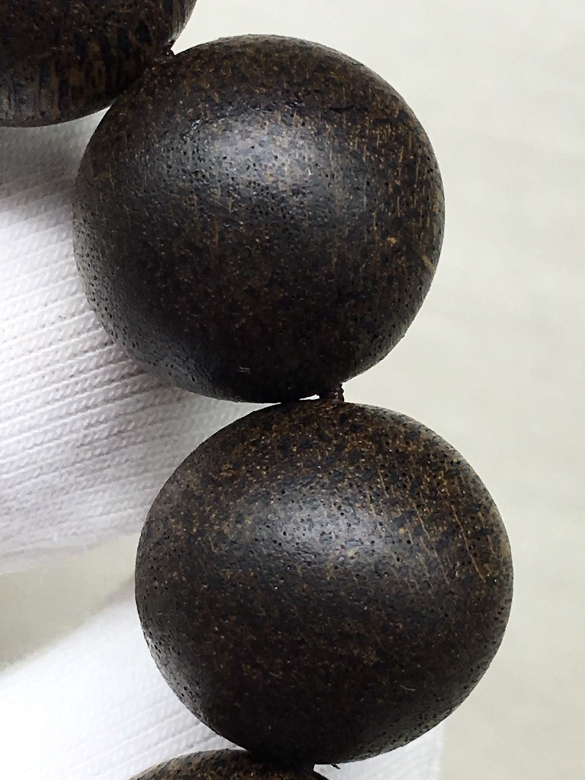 16mm Chinese Natural Eaglewood Handmade Exquisite Bracelets 31330