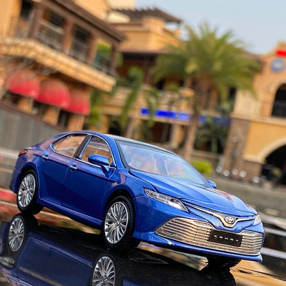 1:32 Toyota Camry Diecast Model Cars Alloy Metal Vehicle Toy Sounds & Light gift