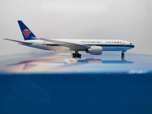 1:400 Phoenix CHIAN SOUTHERN CARGO BOEING B777-200F Diecast Aircraft Plane Model