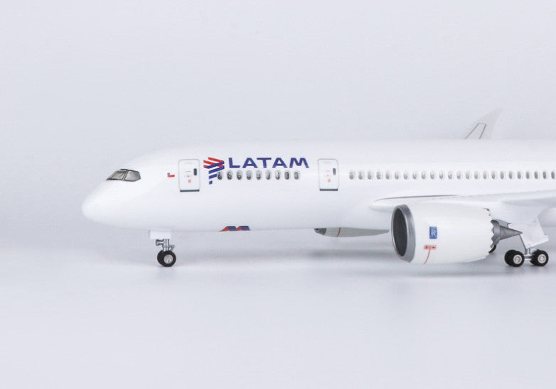 1:130 43CM LATAM BOEING 787 Passenger Airplane Landing Gear Resin Aircraft Model