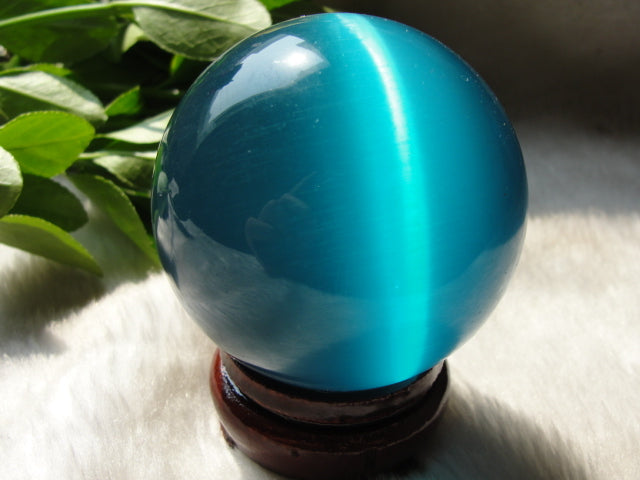 HOT SELL ASIAN QUARTZ CAT EYE CRYSTAL HEALING BALL SPHERE 40-80MM