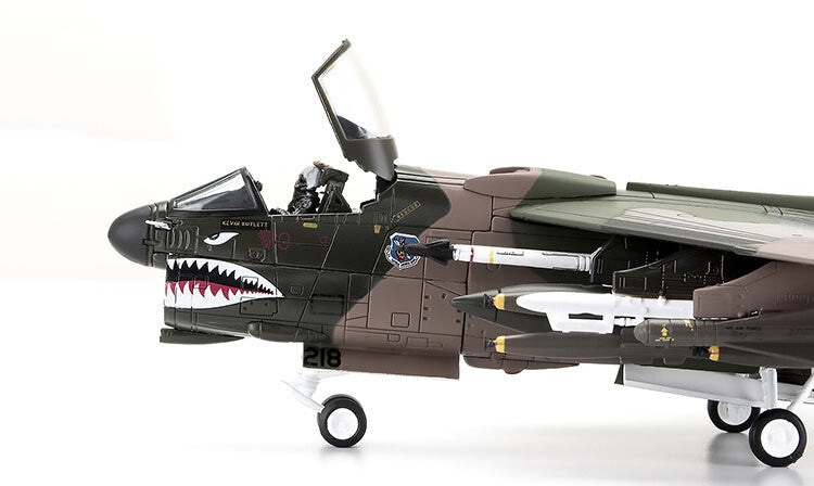 CW A-7D CORSAIR II U.S.A.F 23RD TFW 75TH TFS EL218 ENGLAND AFB 1/72 plane model
