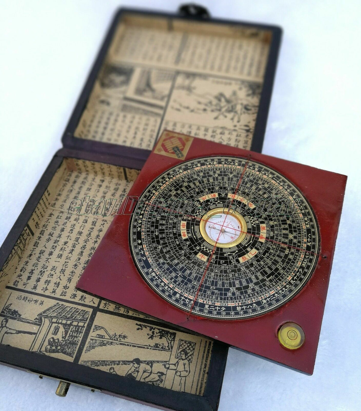 Old Chinese Feng Shui Compass W. Leatherette Wood Dragon Phoenix Box 13cm