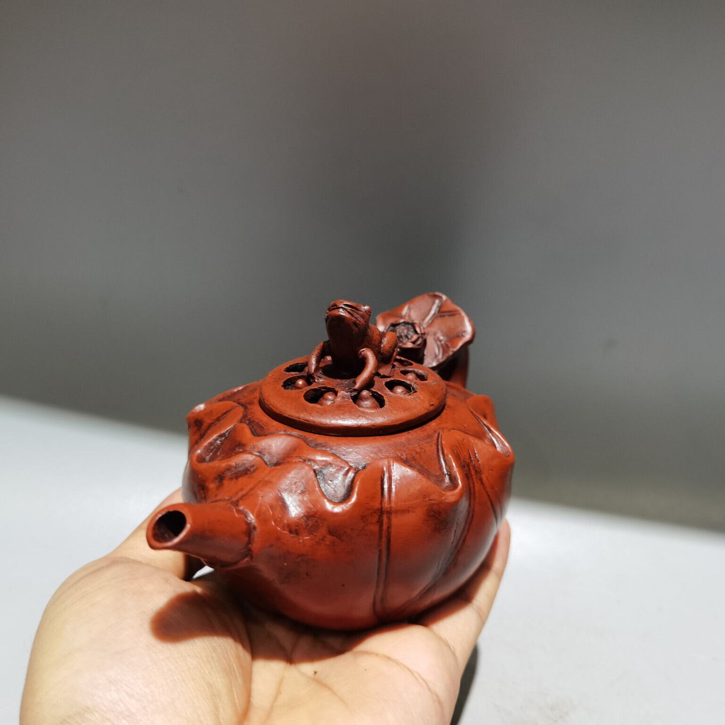 Chinese Yixing Zisha Clay Handmade Exquisite frog Teapot 品名：青蛙莲子壶 底款：大明万历年范大生
