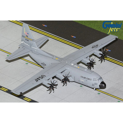 1:200 Geminijets USAF Lockheed C-130H Passenger Airplane Diecast Model
