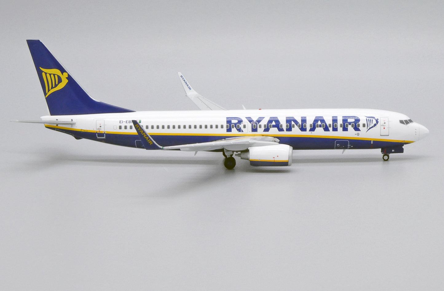 1:200 JC Wings Ryanair Boeing 737-800 Passenger Airplane Diecast Model