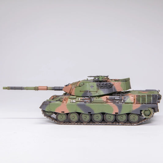 Yihe 1/72 German Leopard 1 Main Battle Tank A1A1 Finished Model Ornament