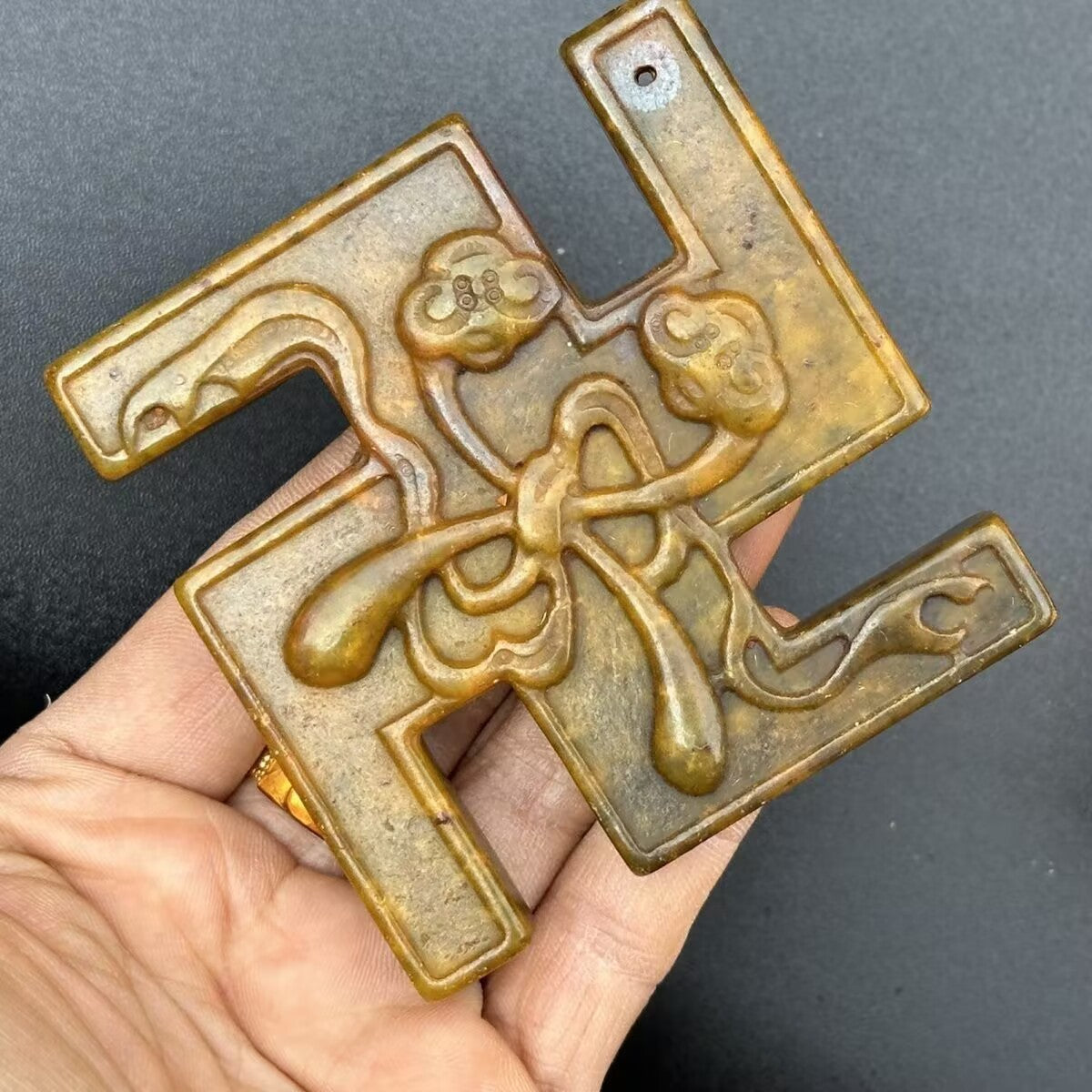 Natural Jade Stone Hindu Religious Swastik Swastika Pendant Chain Tag Amulet
