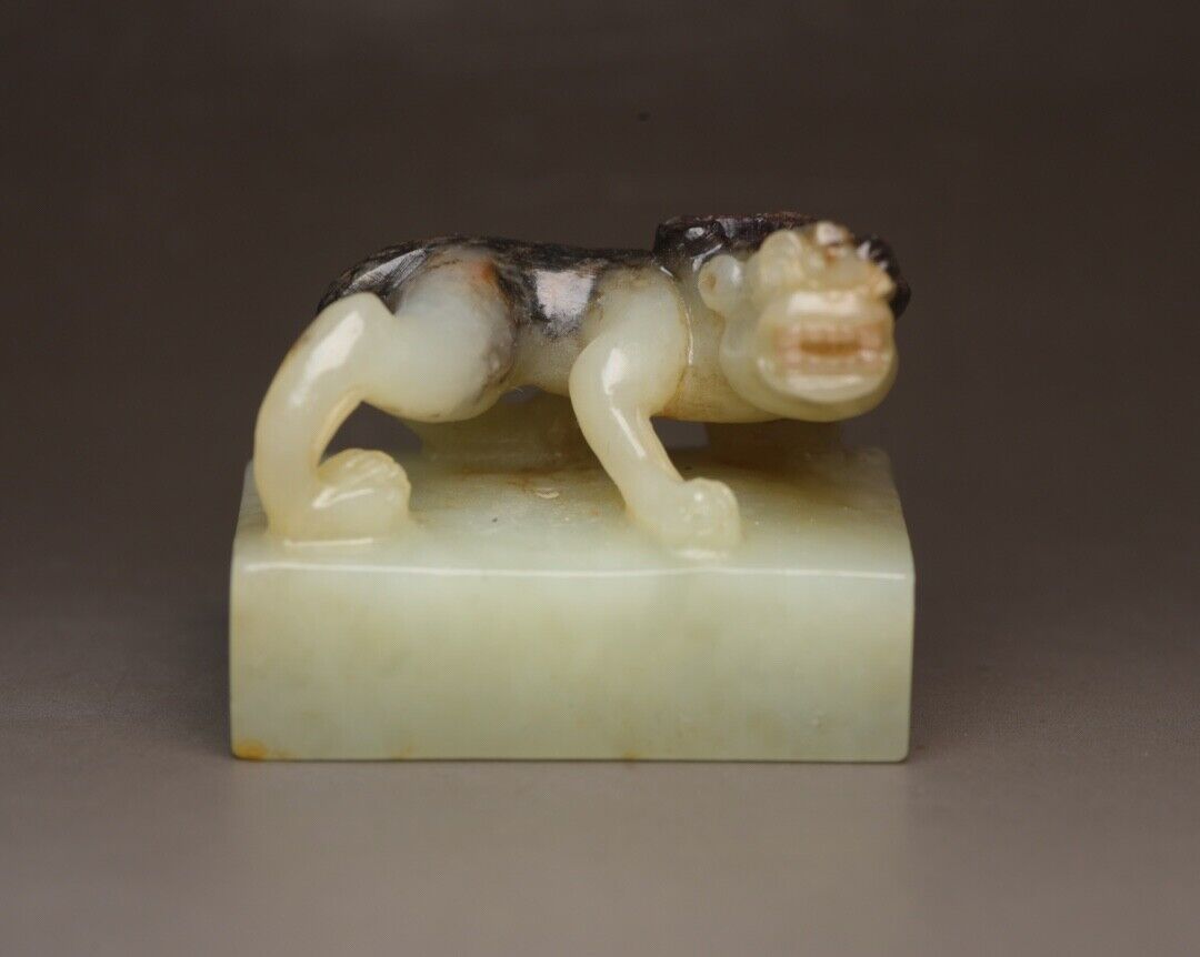 Chinese Antique Natural Hetian Jade Hand Carved Beast Statue Exquisite Figurines