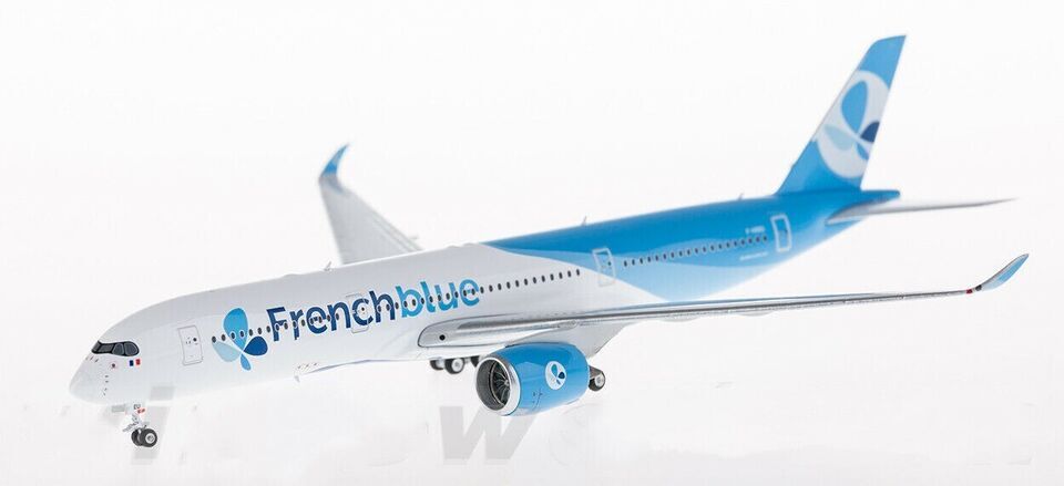 1:400 Phoenix French Blue AIRBUS A350-900 Passenger Airplane Diecast Plane Model